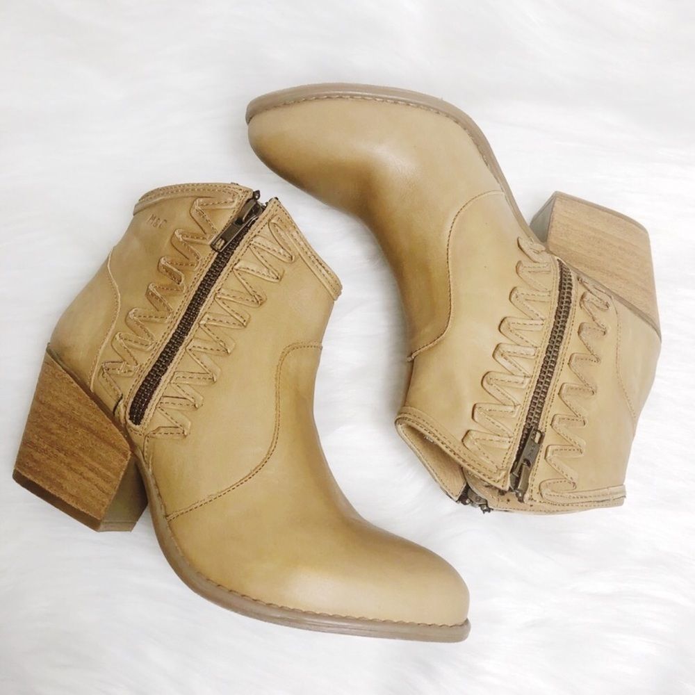 Anthropologie Musse and Cloud Athya Ankle Boots